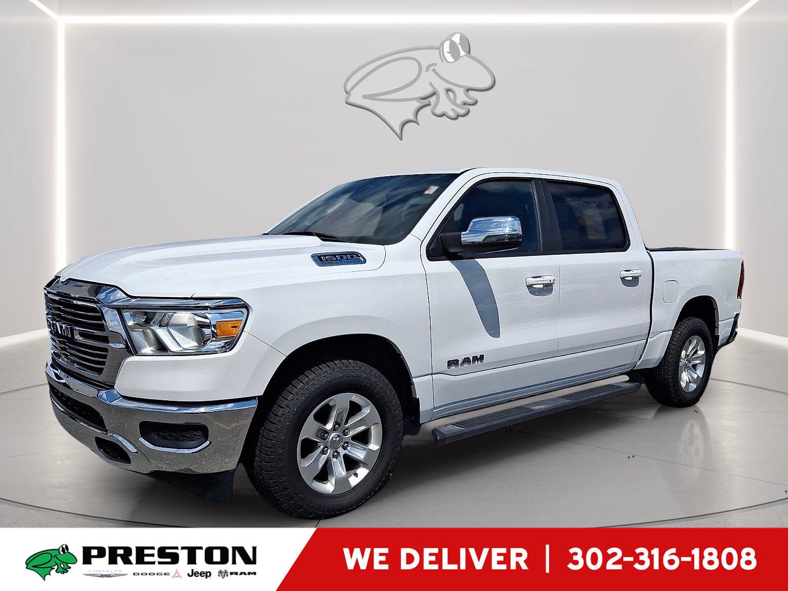 Used 2024 RAM 1500 Laramie AWD/4WD image 1