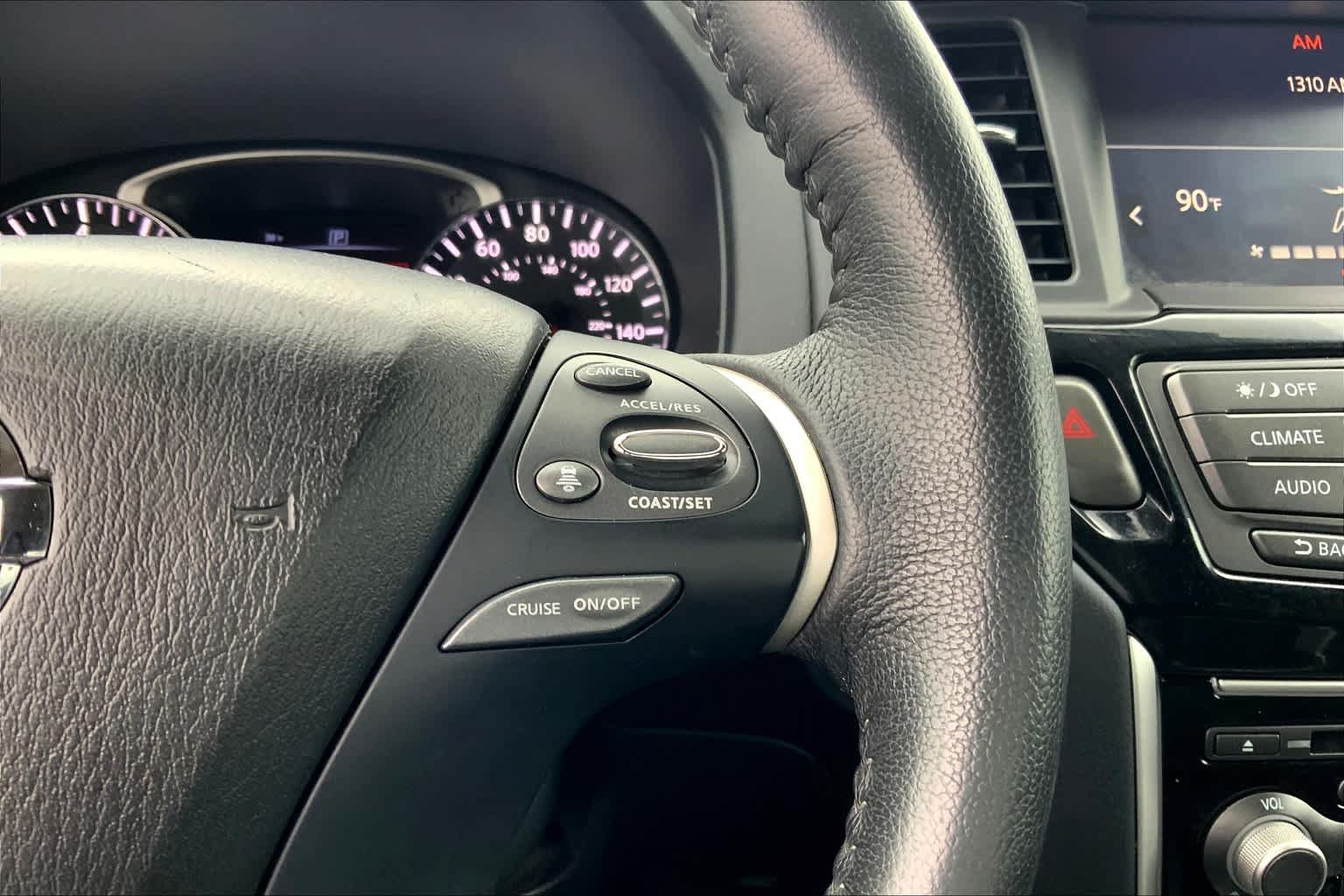 Used 2020 Nissan Pathfinder SV FWD image 22