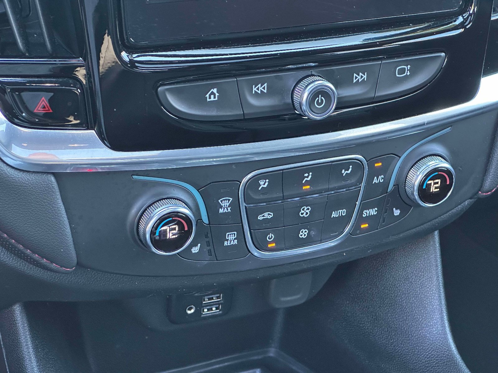 Used 2023 Chevrolet Traverse RS AWD/4WD image 31