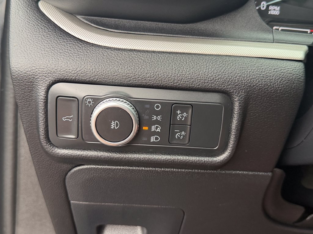 Used 2021 Ford Explorer XLT w/ Equipment Group 202A AWD/4WD image 20