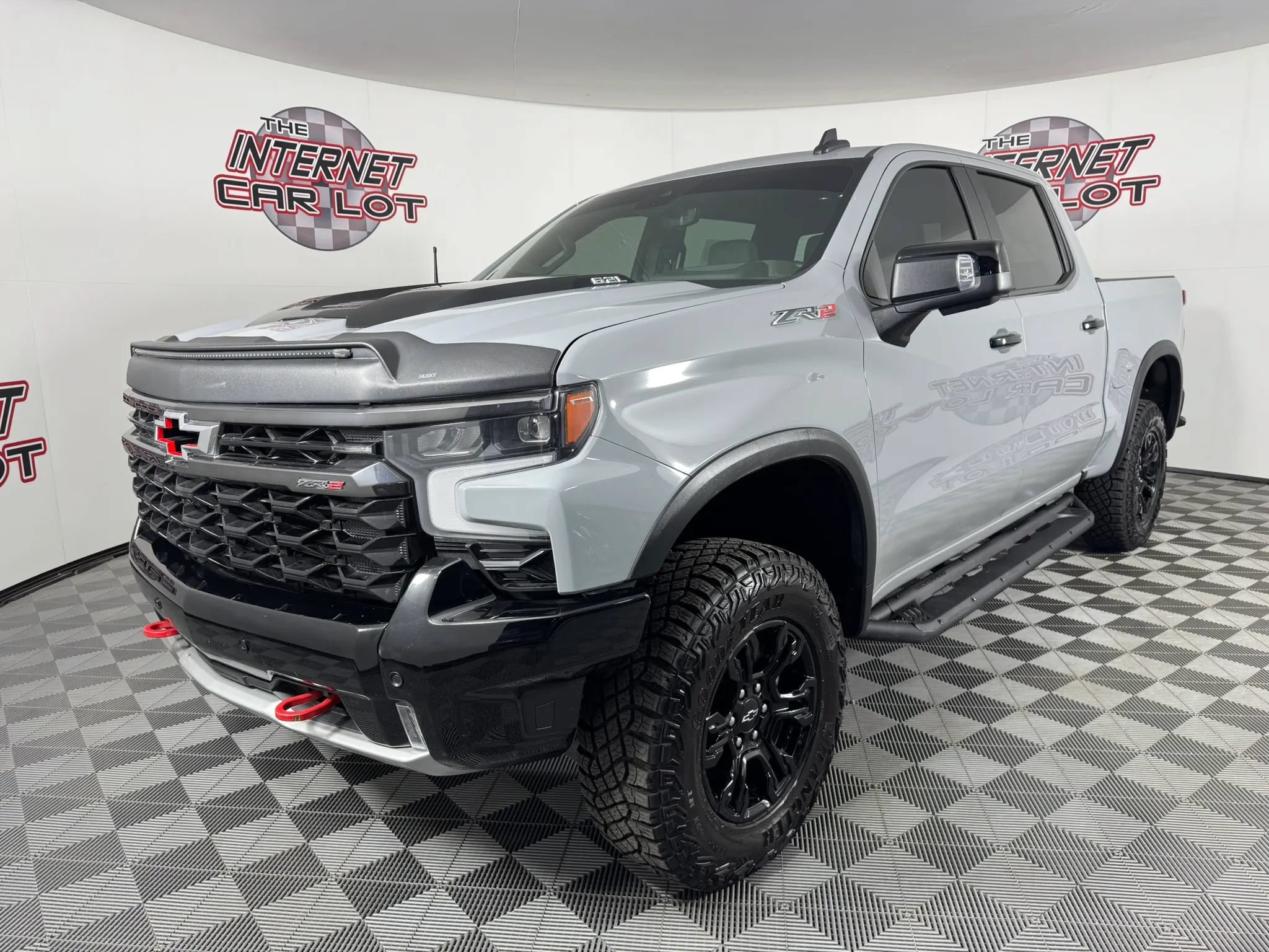 Used 2025 Chevrolet Silverado 1500 ZR2 w/ Technology Package AWD/4WD image 3