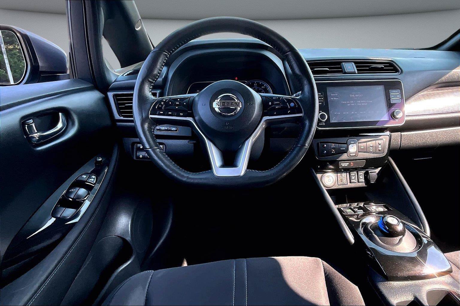 Used 2021 Nissan Leaf SV w/ SV Technology Package FWD image 9
