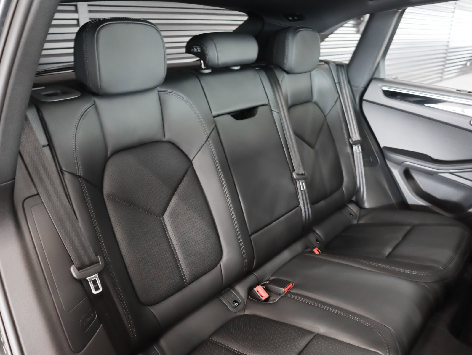 New 2026 Porsche Macan S image 7