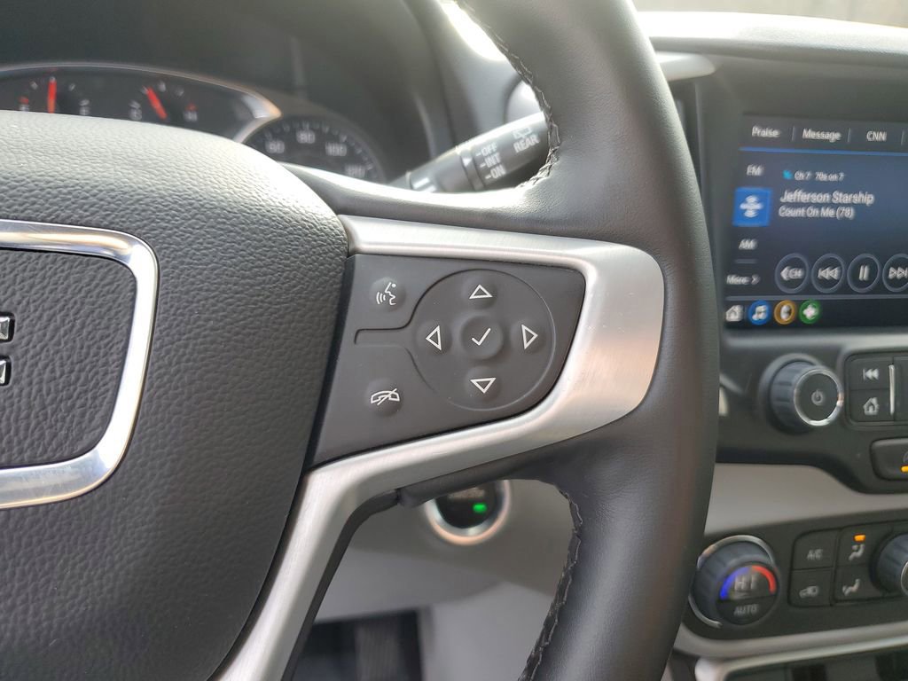 Used 2024 GMC Terrain SLT image 21