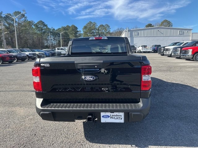 New 2025 Ford Maverick XL image 4
