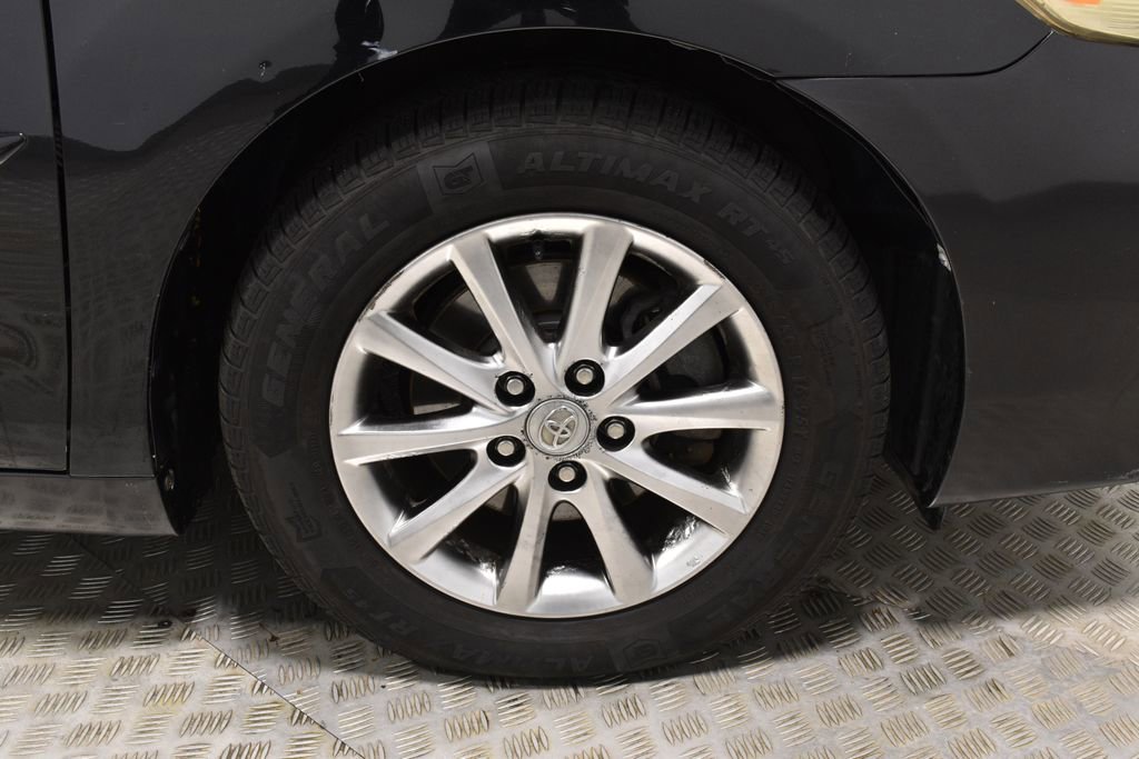 Used 2010 Toyota Camry Hybrid image 32