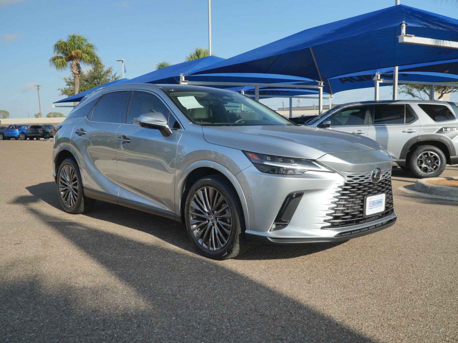 Used 2025 Lexus RX 350 w/ Convenience Package AWD/4WD image 4