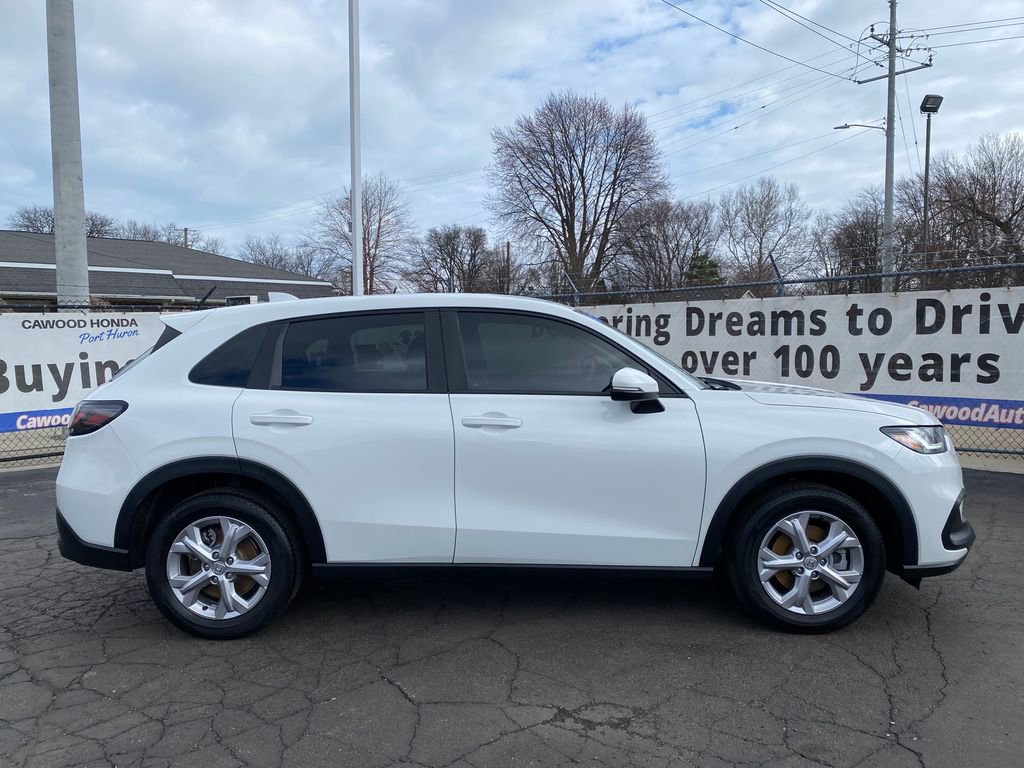 Used 2024 Honda HR-V LX image 2