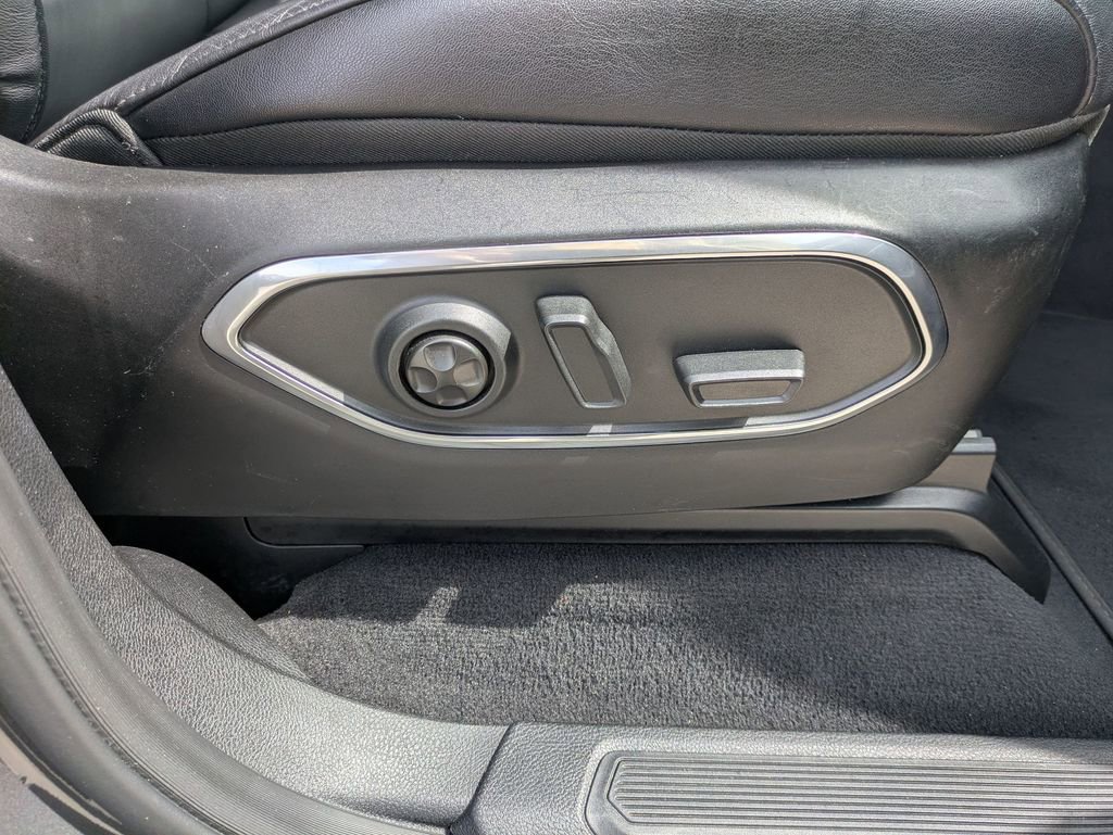 Used 2024 Jeep Wagoneer Series II w/ Flexible Seating Group image 37