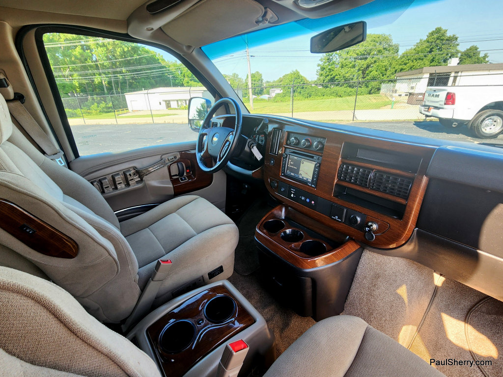 Used 2015 Chevrolet Express 2500 RWD image 40