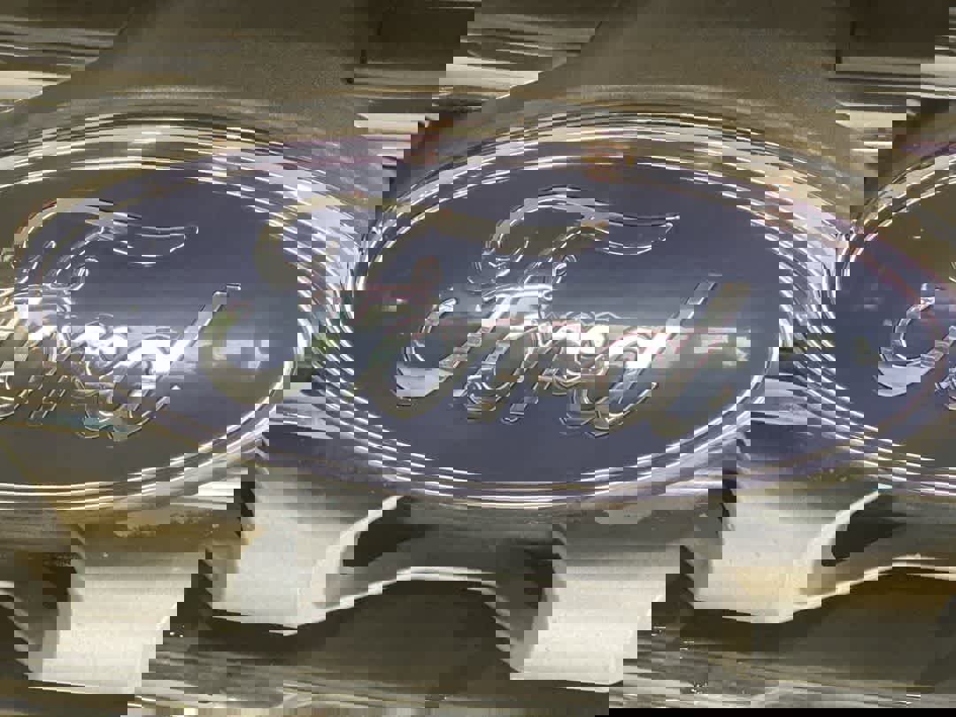 Used 2016 Ford Explorer XLT w/ Equipment Group 202A image 10