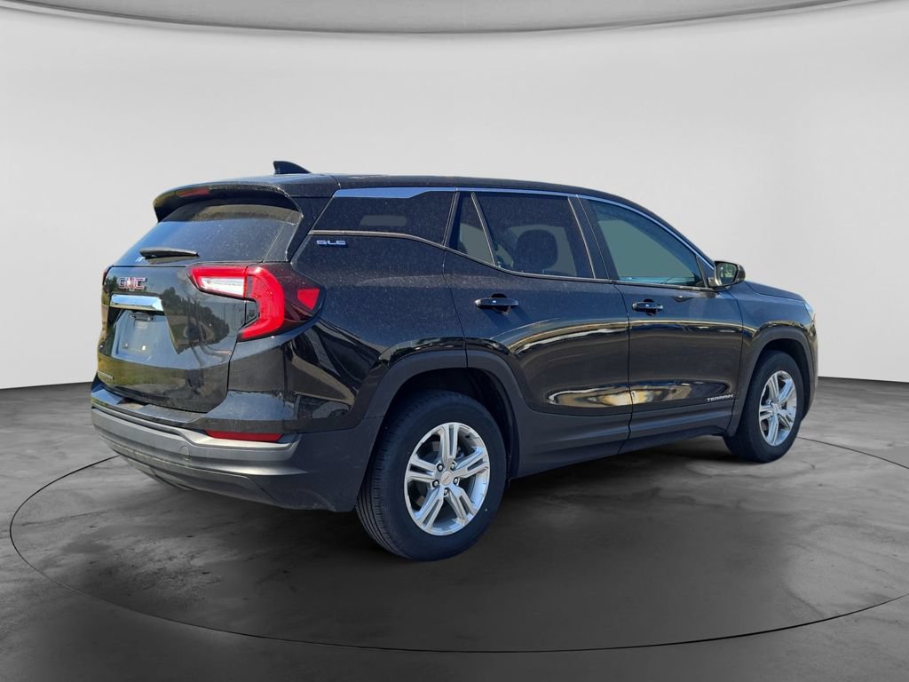 Used 2024 GMC Terrain SLE FWD image 9