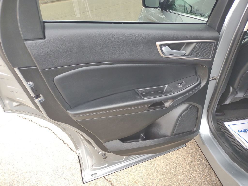Used 2022 Ford Edge SEL w/ Convenience Package image 29