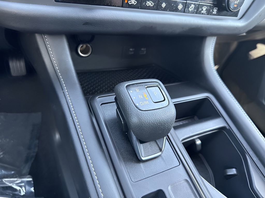 Used 2024 Nissan Pathfinder S AWD/4WD image 15