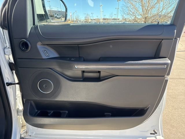 Used 2024 Ford Expedition XLT image 19