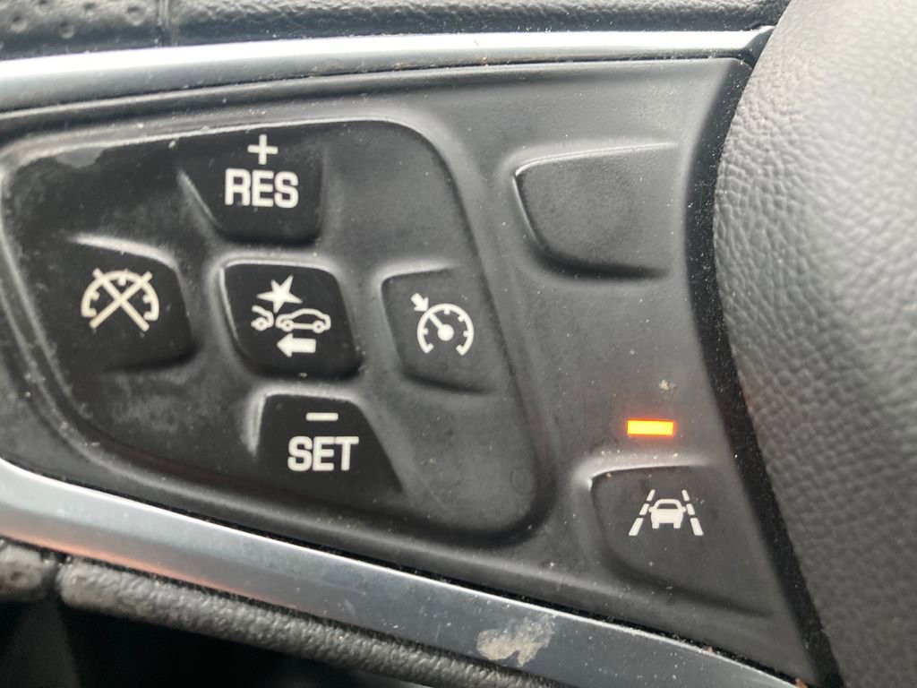 Used 2022 Chevrolet Malibu LS image 36