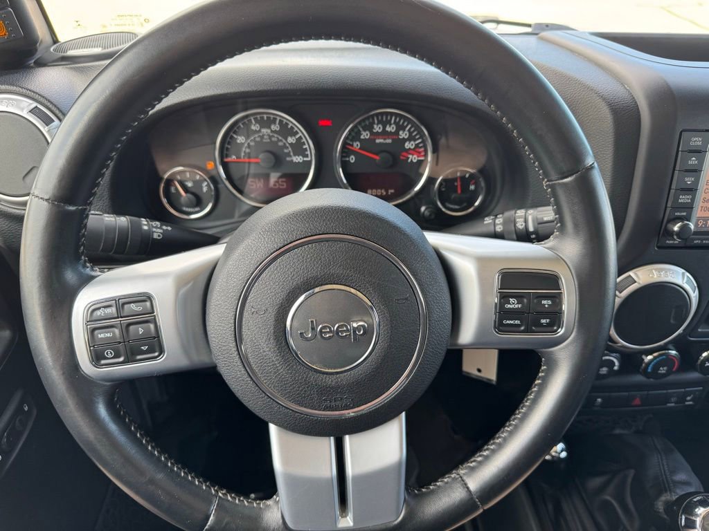 Used 2015 Jeep Wrangler Unlimited Rubicon AWD/4WD image 22