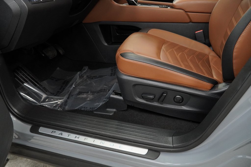 Used 2024 Nissan Pathfinder Platinum w/ Cargo Package image 47
