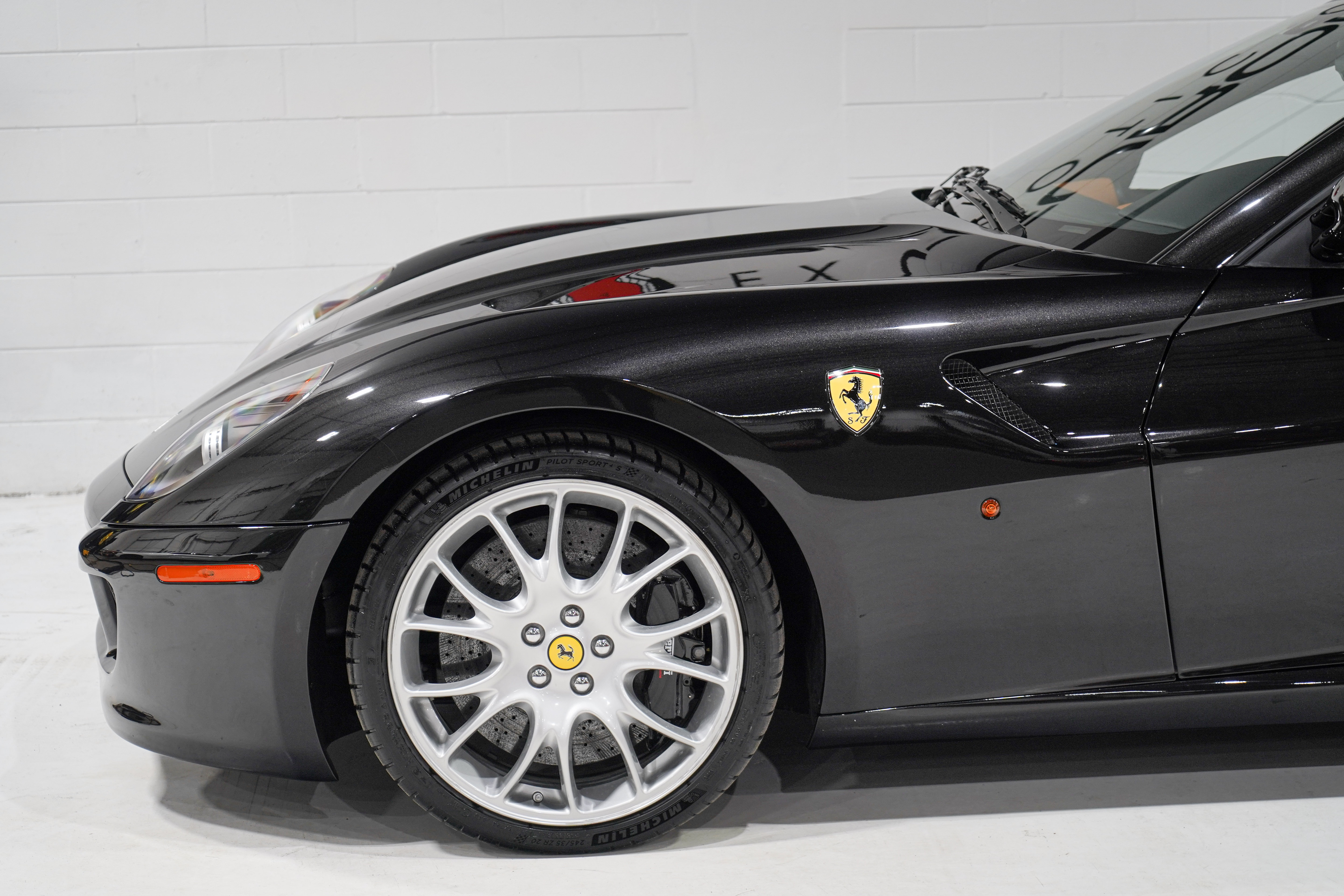 Used 2007 Ferrari 599 GTB Fiorano RWD image 40