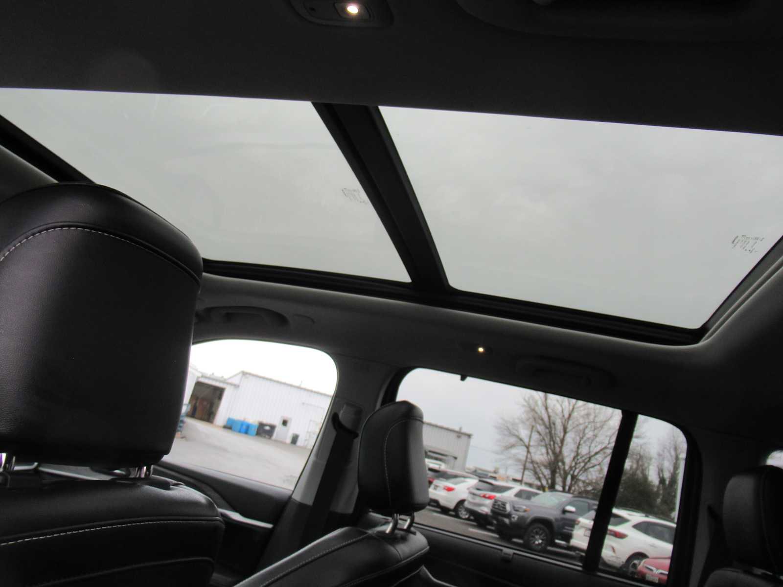 Used 2023 Jeep Grand Cherokee 4WD 4xe w/ Luxury Tech Group II image 21