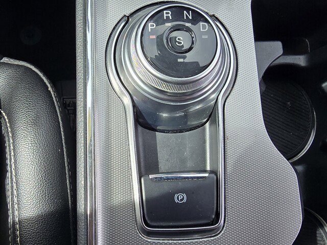 Used 2024 Ford Edge ST w/ Cold Weather Package image 19