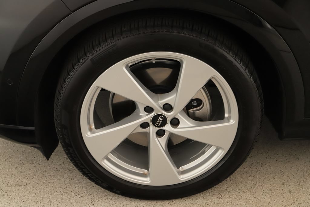 Certified 2025 Audi Q5 Prestige AWD/4WD image 34
