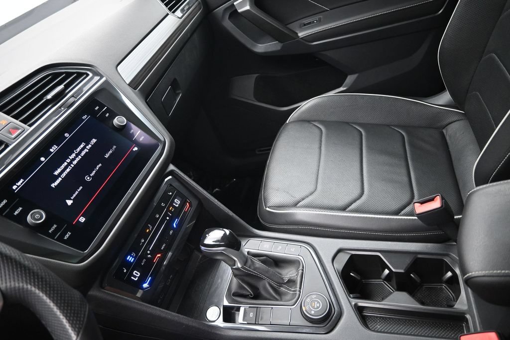 Used 2022 Volkswagen Tiguan SEL R-Line AWD/4WD image 19