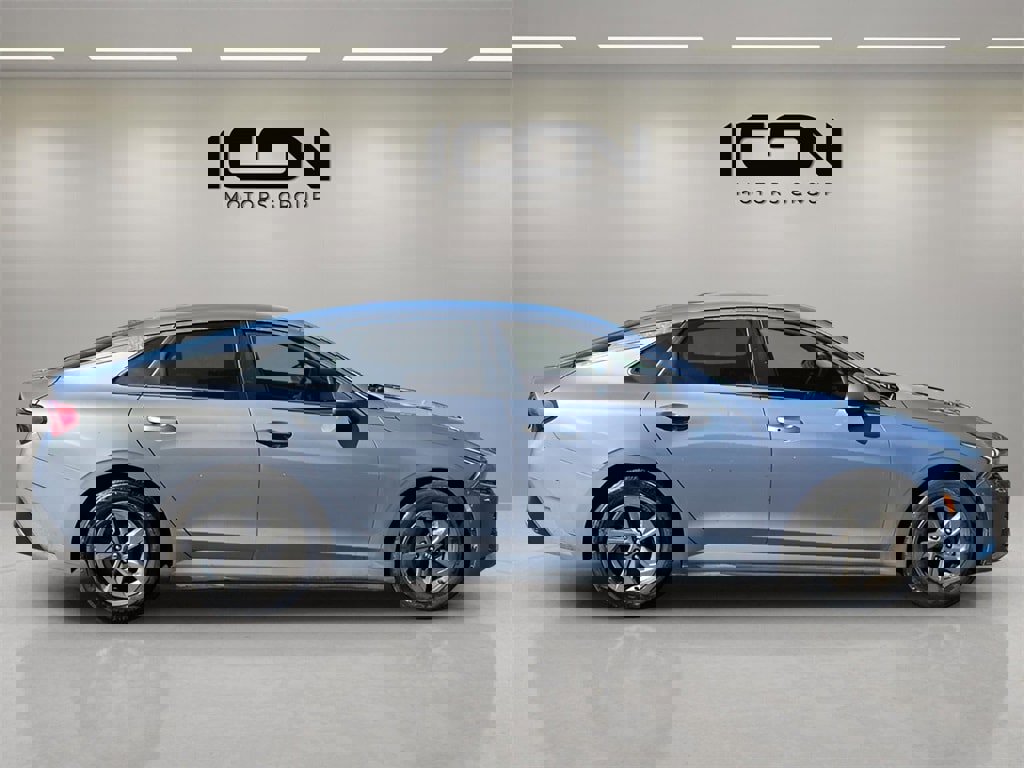 Used 2021 Kia K5 LXS image 9