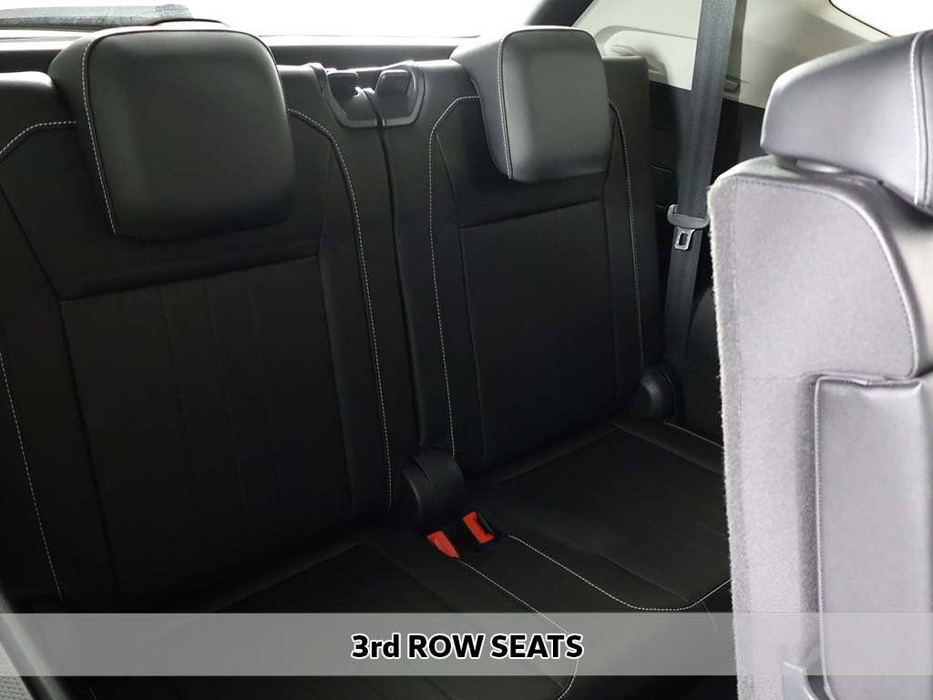 Used 2023 Volkswagen Tiguan SE w/ Panoramic Sunroof Package image 8