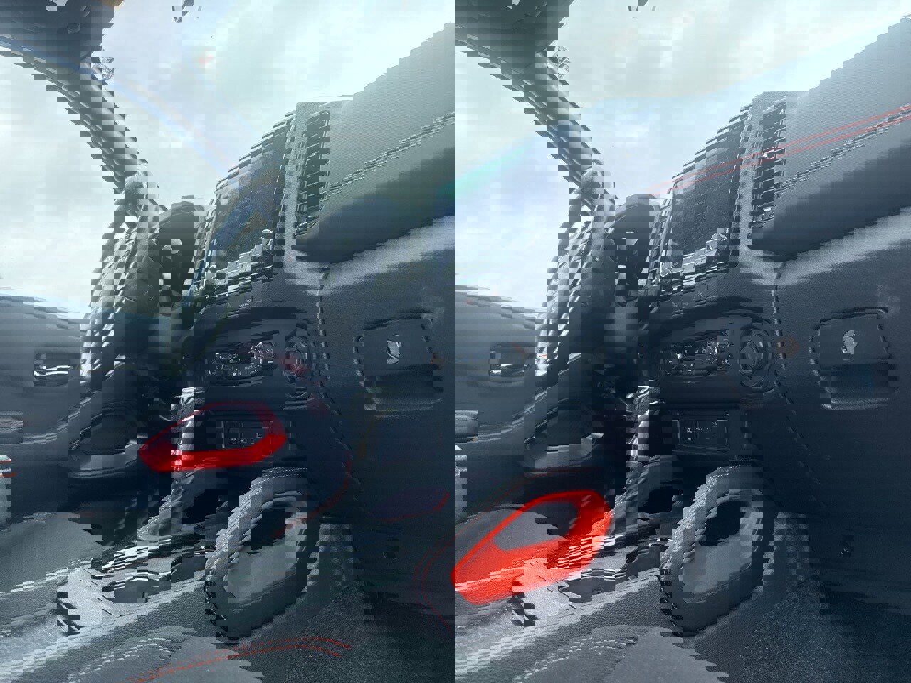 Used 2023 Nissan Frontier Pro-X w/ Technology Package image 26