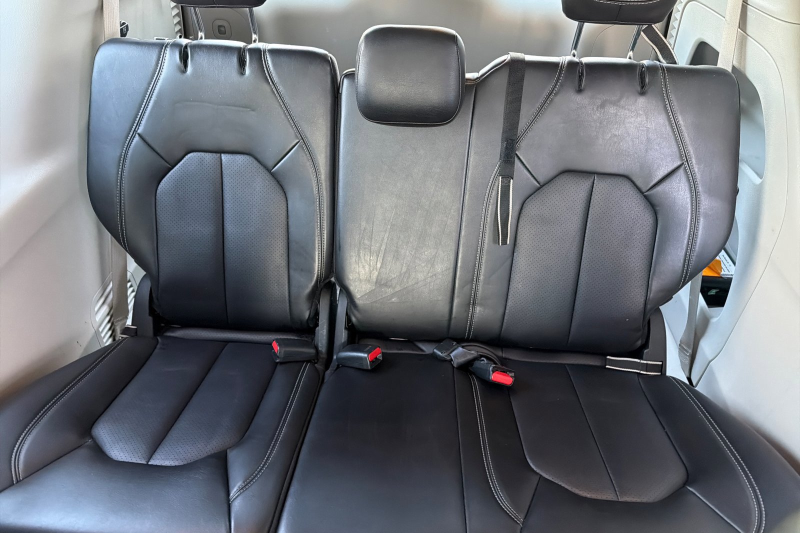 Used 2024 Chrysler Pacifica Touring-L image 14