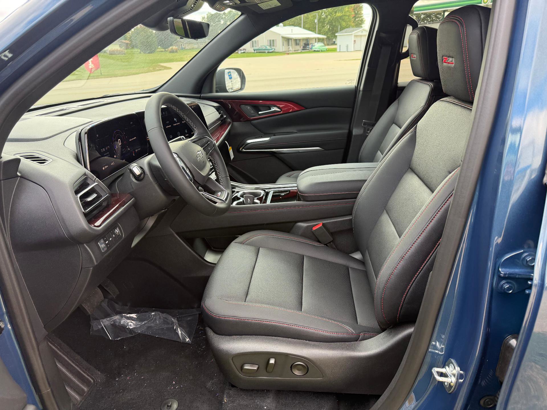 New 2026 Chevrolet Traverse Z71 image 13