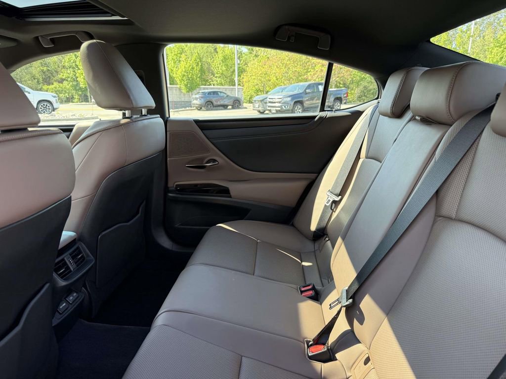 Used 2025 Lexus ES 350 w/ Premium Package FWD image 17