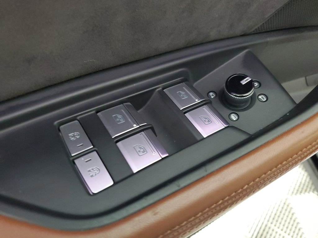 Used 2019 Audi e-tron Prestige w/ Prestige Package image 18