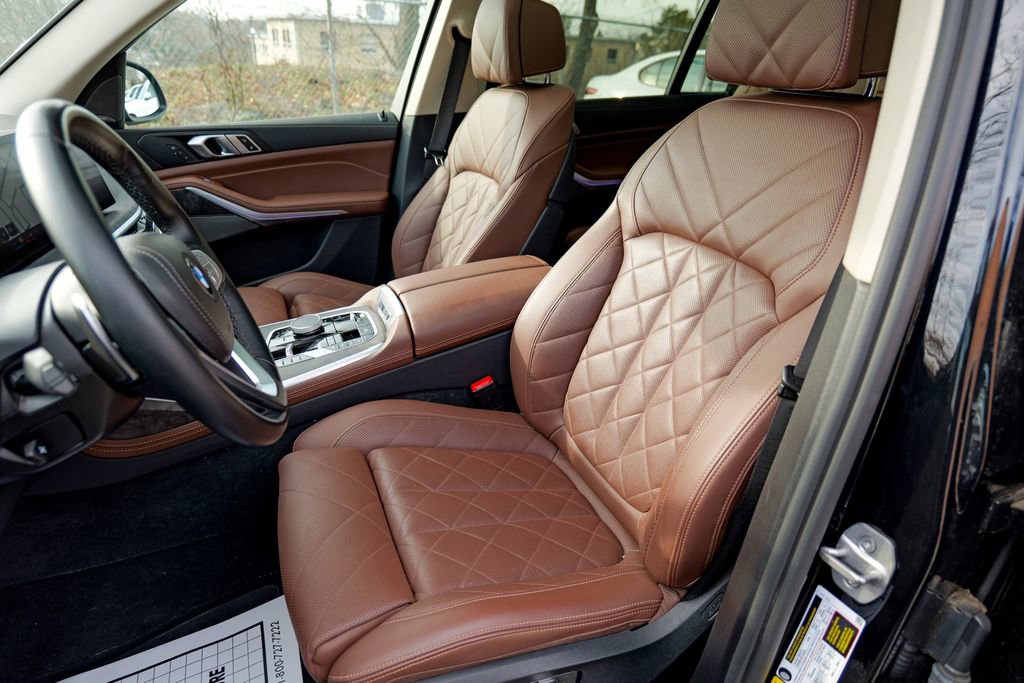 Used 2023 BMW X7 xDrive40i w/ Premium Package image 23