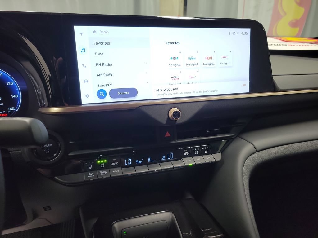 Used 2025 Toyota Crown AWD/4WD image 14