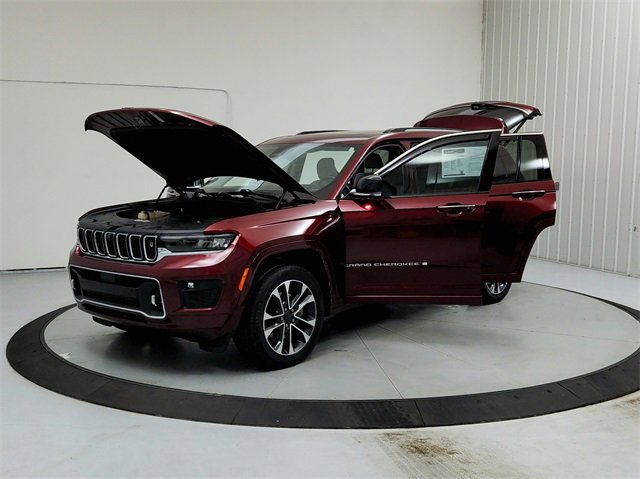 Used 2022 Jeep Grand Cherokee L Overland w/ Advanced Protech Group III image 11