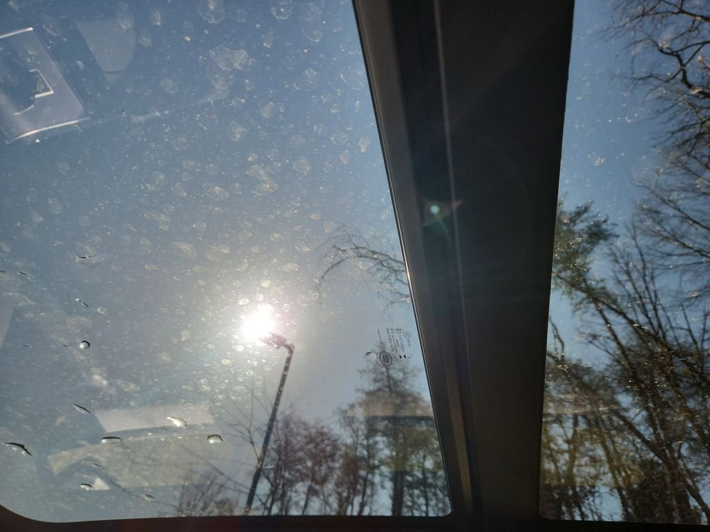 Certified 2026 Land Rover Range Rover Velar Dynamic SE AWD/4WD image 26