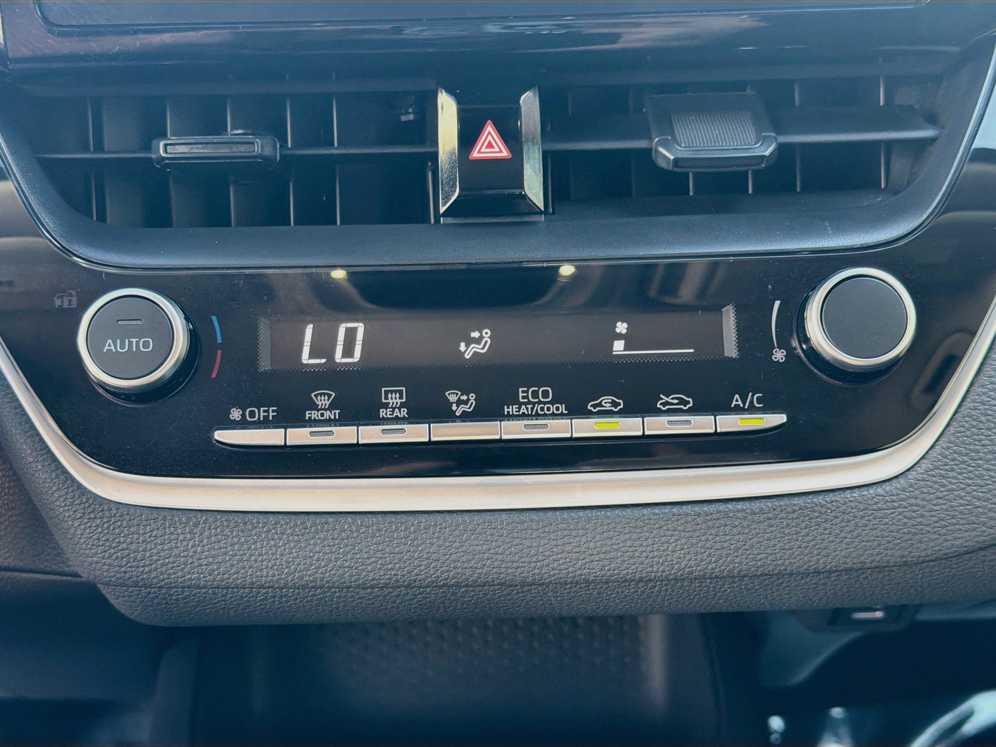 Used 2025 Toyota Corolla LE FWD image 22