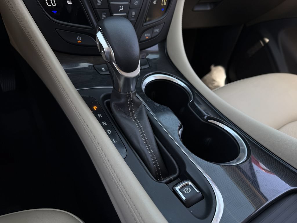 Used 2017 Buick Envision Essence FWD image 18