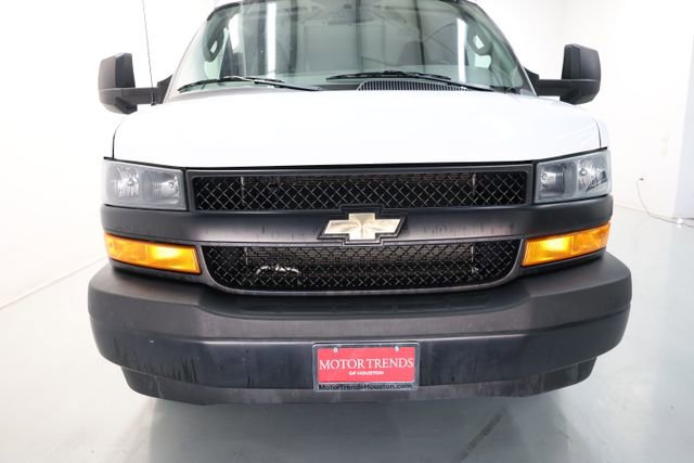 Used 2022 Chevrolet Express 3500 w/ Driver Convenience Package RWD image 33