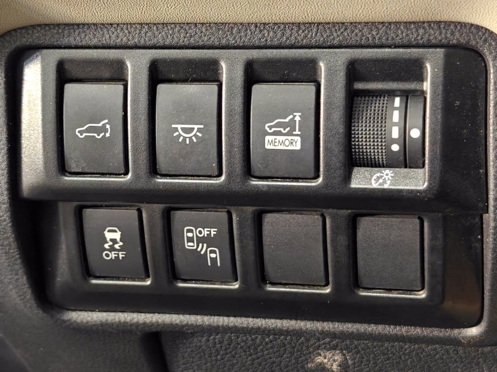 Used 2022 Subaru Ascent Limited w/ Technology Package AWD/4WD image 10