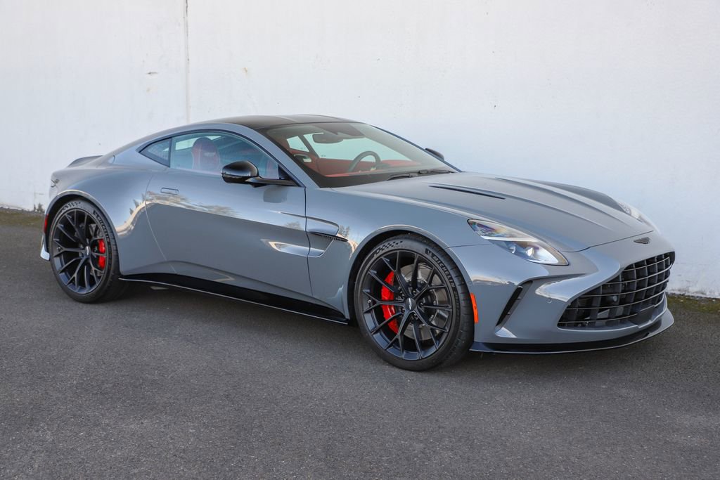 Used 2025 Aston Martin V8 Vantage Coupe image 1