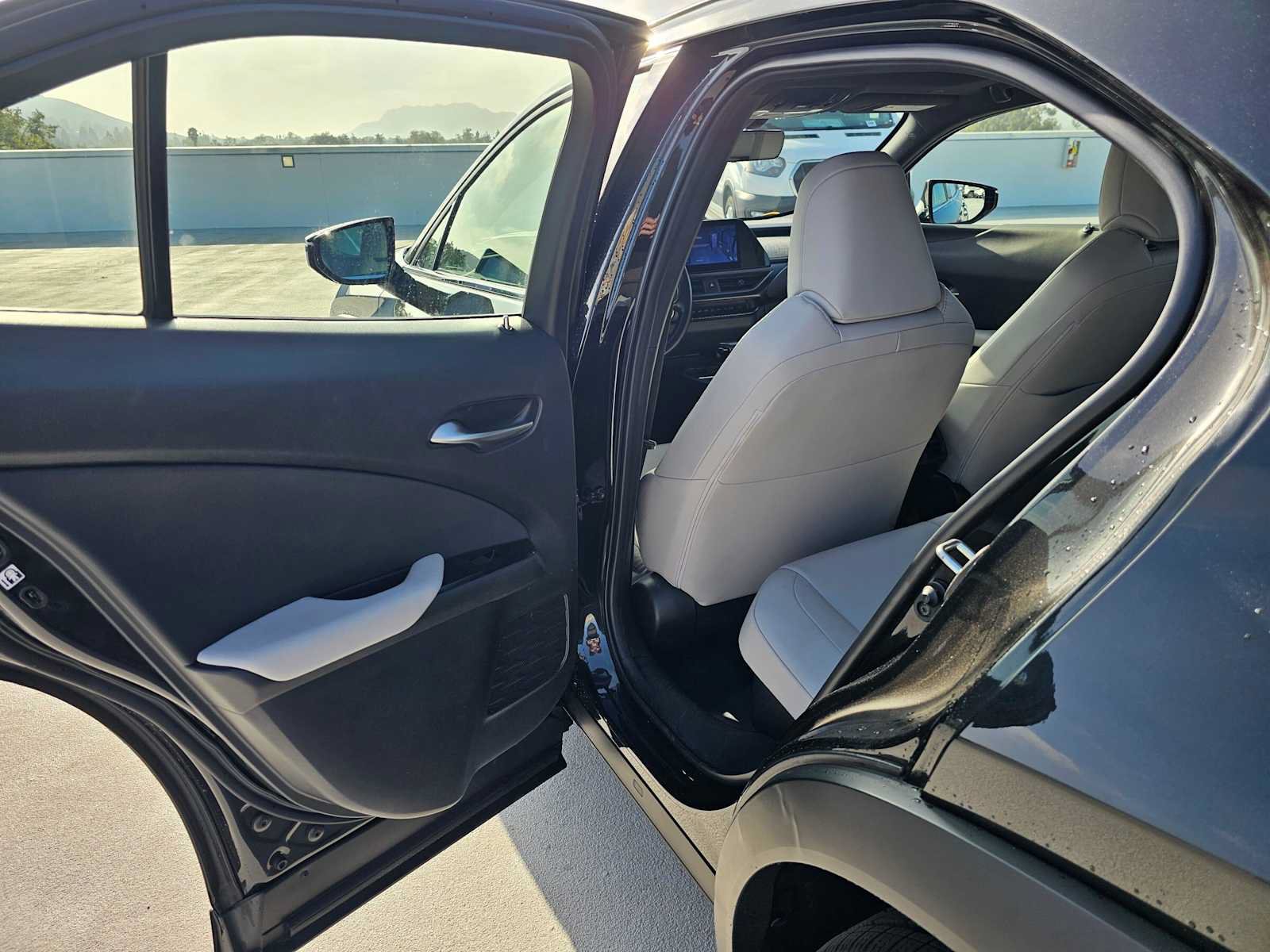 Used 2023 Lexus UX 250h FWD w/ Accessory Package (Z2) image 15