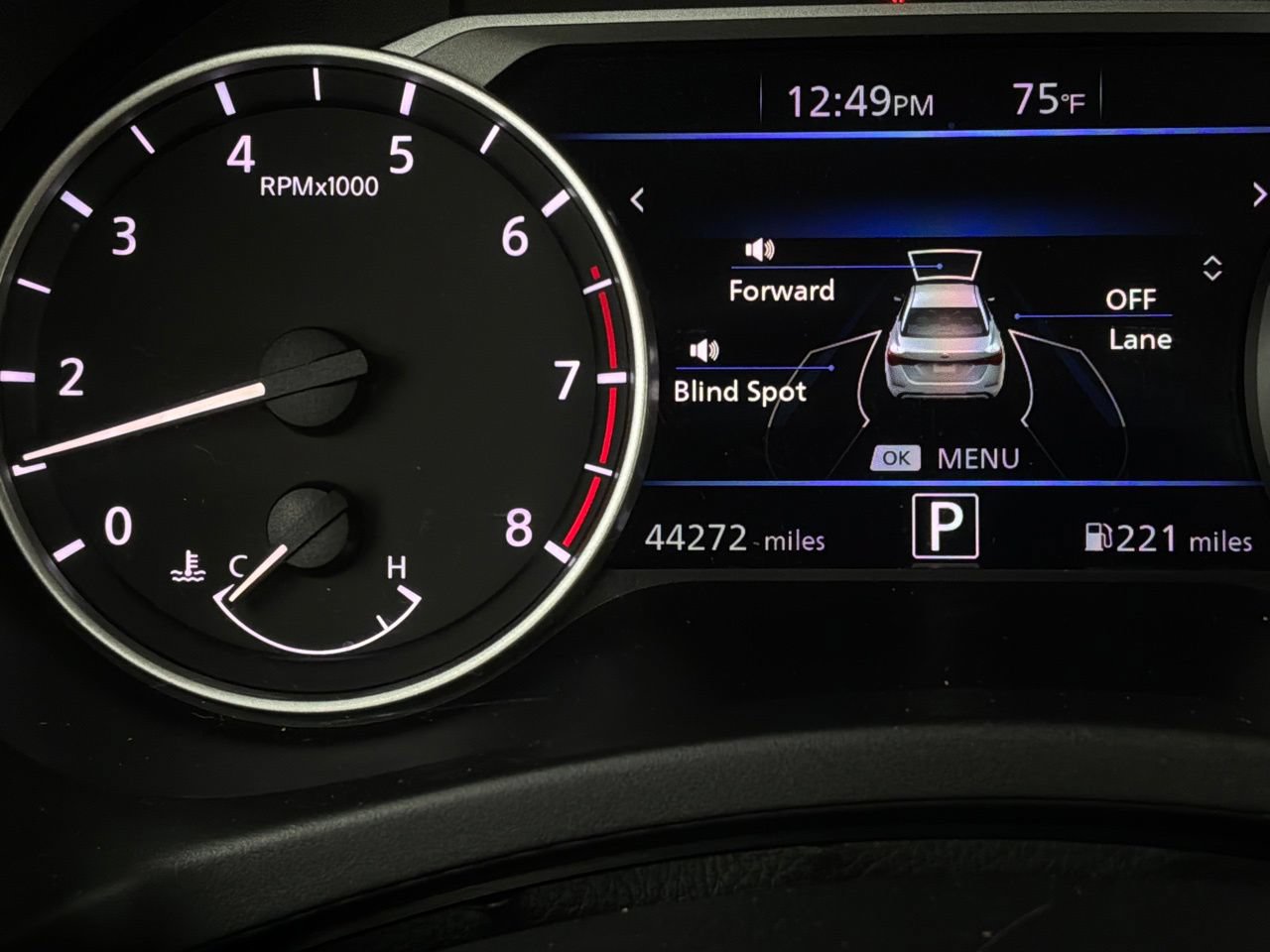 Used 2025 Nissan Sentra SV FWD image 33