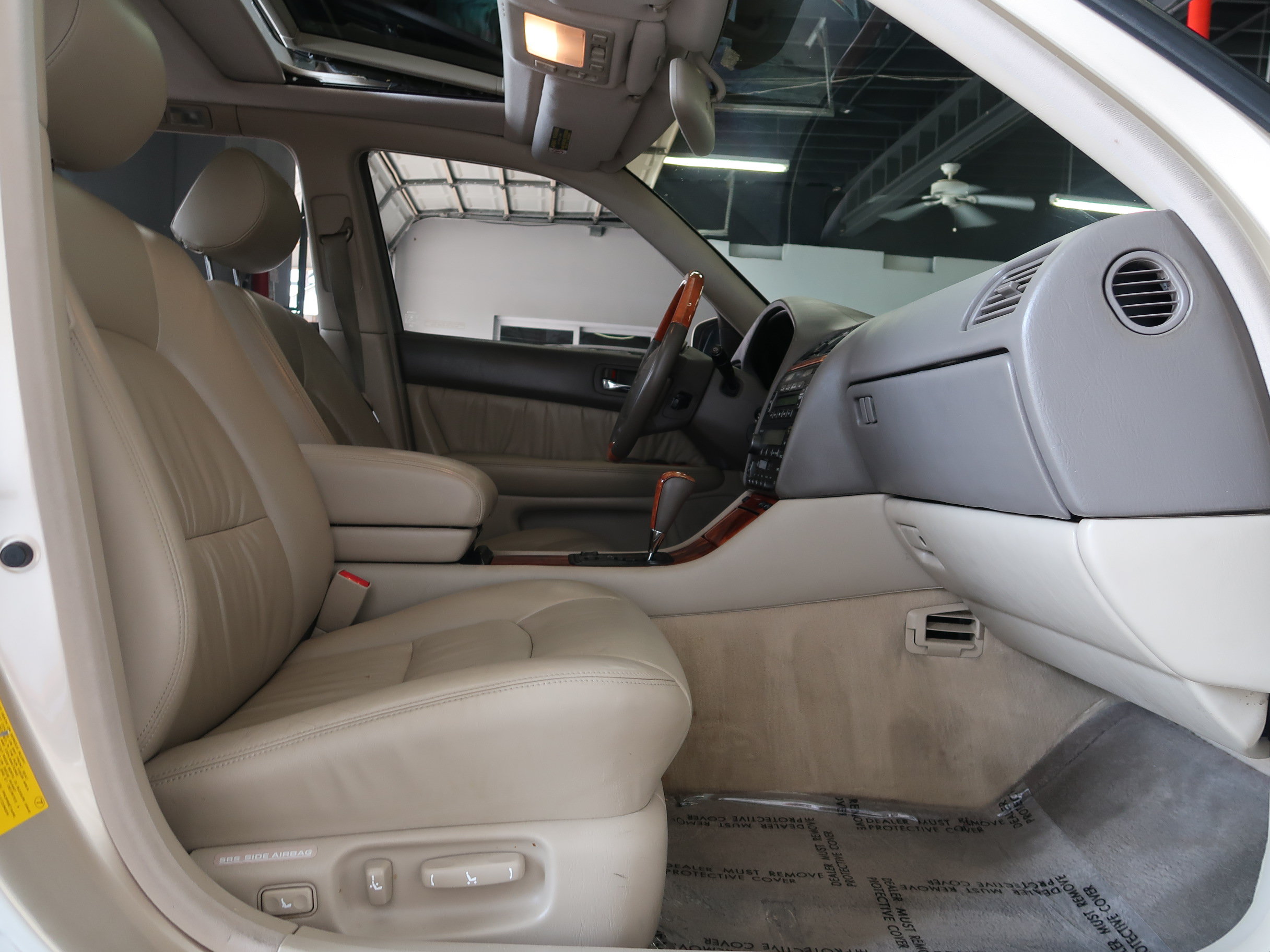 Used 2000 Lexus LS 400 RWD image 27