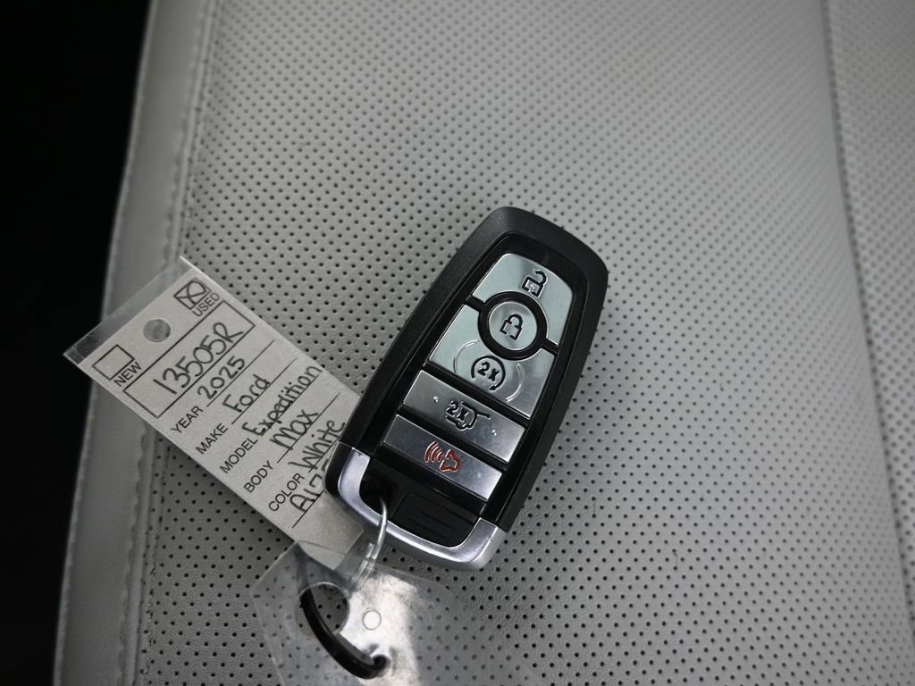 Certified 2025 Ford Expedition Max Platinum image 23