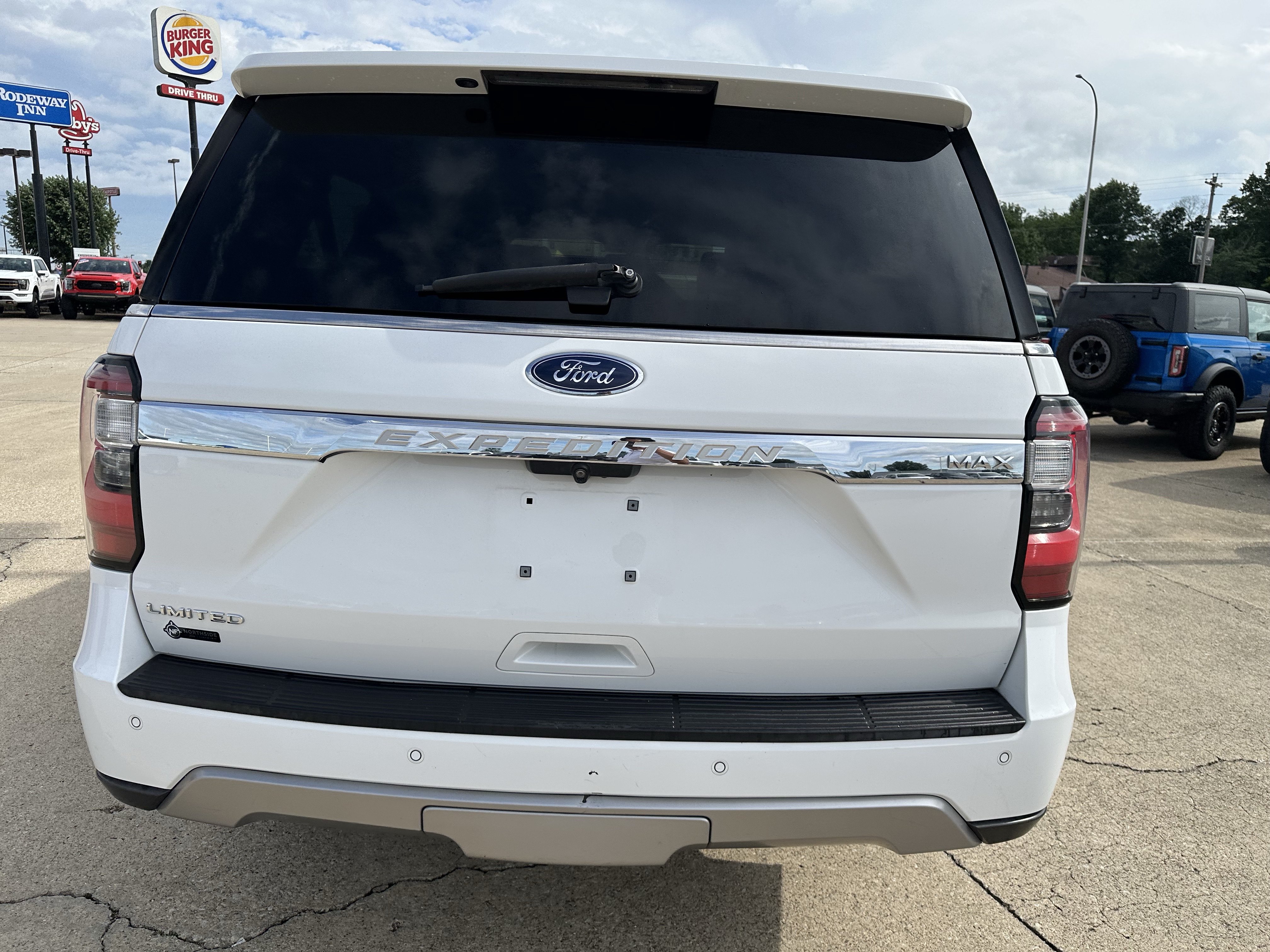 Used 2018 Ford Expedition Max Limited RWD image 9
