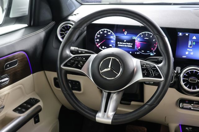 Used 2024 Mercedes-Benz GLA 250 4MATIC w/ Winter Heating Package image 10