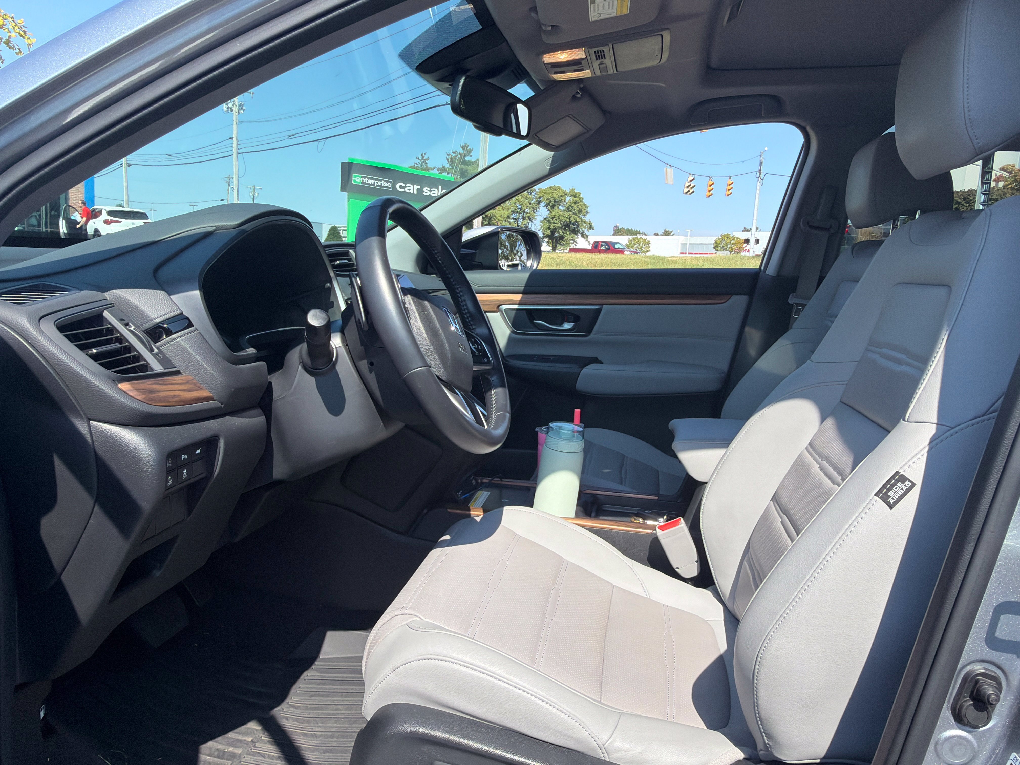 Used 2022 Honda CR-V Touring image 2